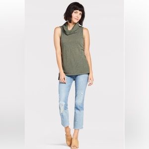 NWT Evereve Emelia Cowl Sweater Tank Size M